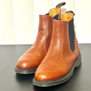 Dr. Martens FLORA boots. Size 5 US.